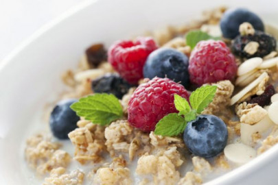 Je joue à 15h30. Que dois-je manger et à quelle heure ?